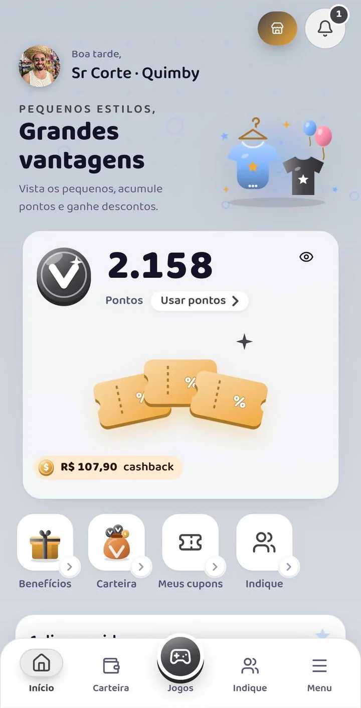 Tela real do clube da marca no celular: saudação ao cliente, saldo de 2.158 pontos, R$ 107,90 de cashback e atalhos para benefícios, carteira, cupons e indicação.
